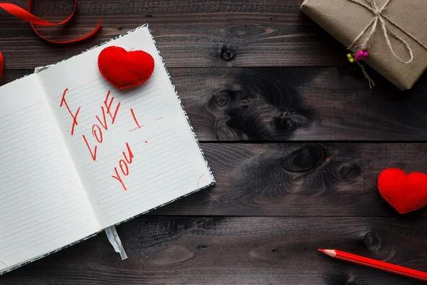Frase sobre o amor escrito no caderno — Fotografia de Stock