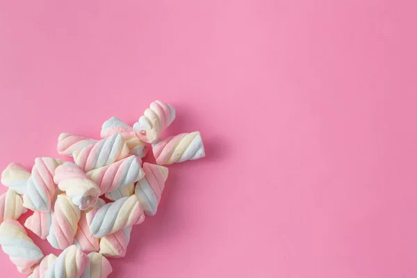 Färgade tvinnade marshmallow — Stockfoto