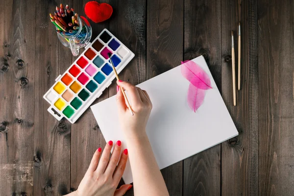 Mujer lista para aprender pintura — Foto de Stock