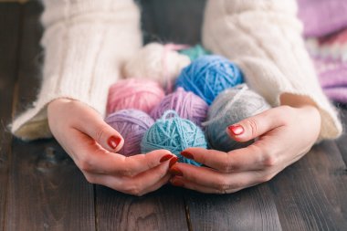 iplik örme kadın elinde için