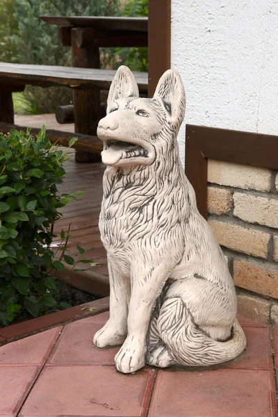 Escultura de perro en el Parque . — Foto de Stock