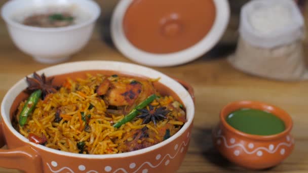 Bir Çuval Çiğ Pilav Nefis Pişmiş Vejetaryen Olmayan Biryani Nin — Stok video