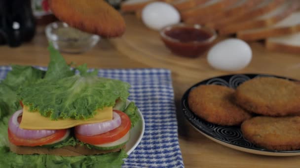 Patty Végétarien Croustillant Tombant Sur Sandwich Grillé Sain Recette Maison — Video