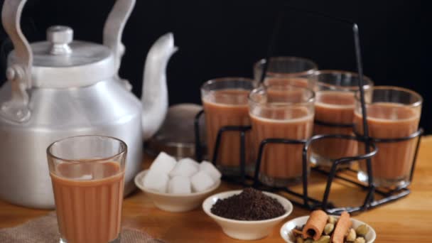Füst Jön Egy Pohár Ízesített Tea Tartott Egy Jute Mat — Stock videók
