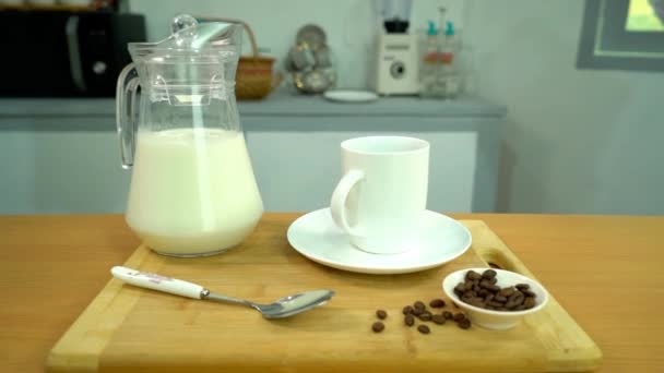 Kaffe Ingredienser För Morgon Frukost Hälsosam Frukost Indiskt Kök Mjölkburk — Stockvideo