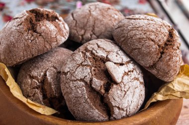 Ev yapımı çikolatalı kurabiye.