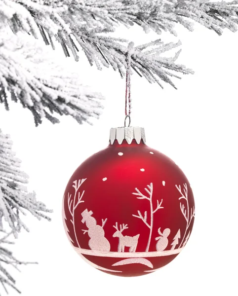 Bauble en kerstboom — Stockfoto