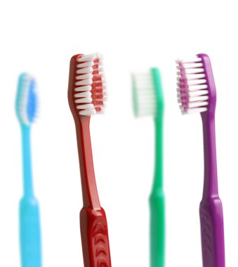 Renk diş fırçaları dikkat ayakta