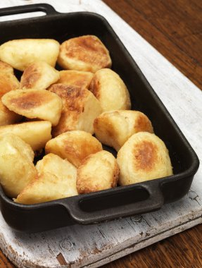 Pan kızartma patates ile dolu