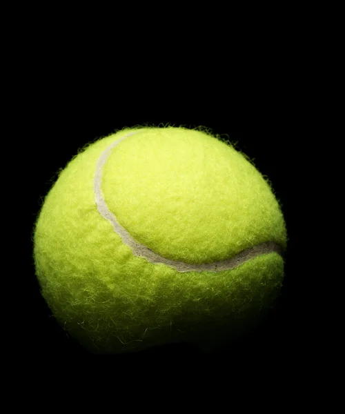 Bola de tênis em preto — Fotografia de Stock