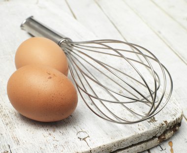 Yumurta ve Whish beyaz