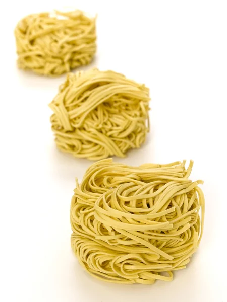 Νόστιμα Noodle σε μια γραμμή — Φωτογραφία Αρχείου
