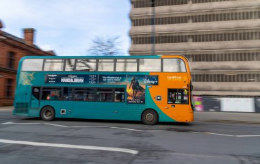 Cardiff, Galler - 3 Şubat 2021: Cardiff otobüsü Westgate Caddesi, Cardiff