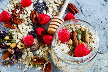 Sağlıklı kahvaltı pişirmek için malzemeler