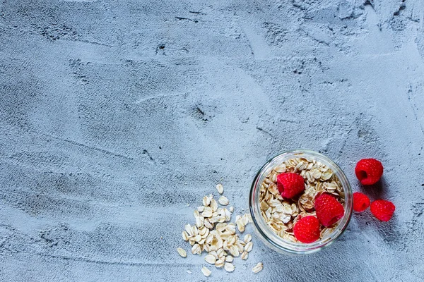 Copos de avena y frambuesas —  Fotos de Stock