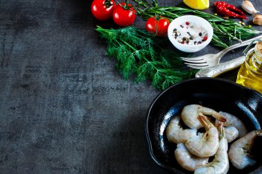 Taze deniz ürünleri hazırlama