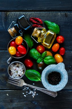 renkli kiraz domates