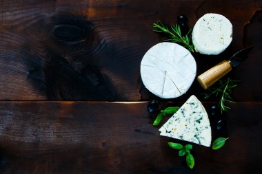 farklı peynir çeşitleri.