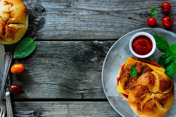 Fisch und Krabben Burger — Stockfoto