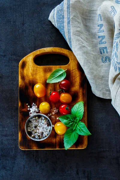 Tomates cherry coloridos — Foto de Stock