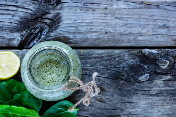 Sağlıklı yeşil smoothie — Stok fotoğraf