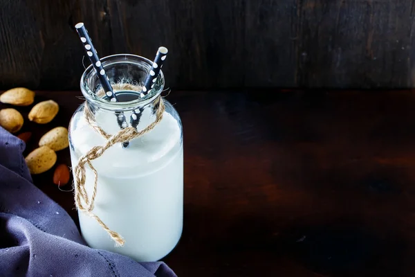 Fresh almond milk — Stock Photo, Image