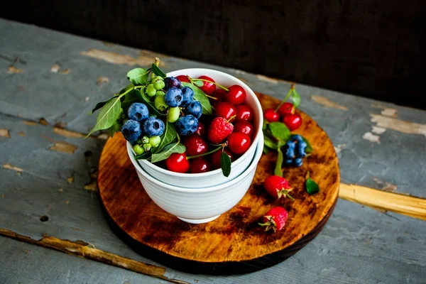 Freshly Picked Wild Berries Green Leaves Bowl — Stock Photo, Image