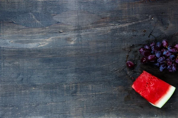 Food background with grapes — Stock Photo, Image