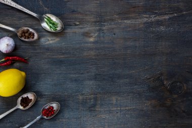 çeşitli baharatlar