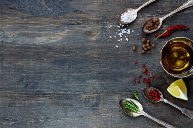 çeşitli baharatlar