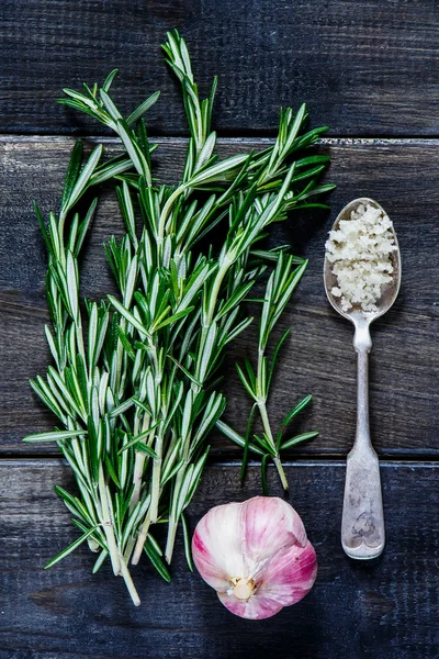 Salt and herbs — Stock Photo, Image