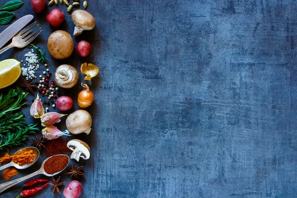 Especiarias com legumes — Fotografia de Stock