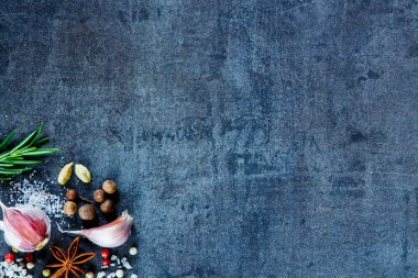 otlar ve baharatlar seçimi