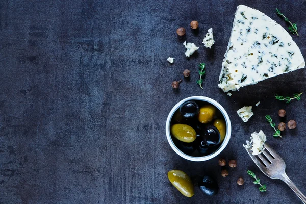 Cheese on stone background — Stock Photo, Image