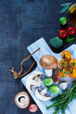 Renkli baharatlar ve sebzeler