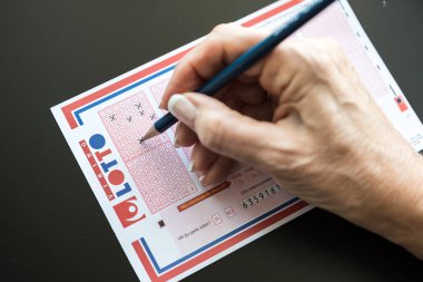 Helsingborg Sweden - 11 Mart 2017: Svenska Spel tarafından dağıtılan piyango bileti Lotto, Triss, Stryktipset, Oddset, Keno ve Maltipset gibi tanınmış markalara dahil edildi..