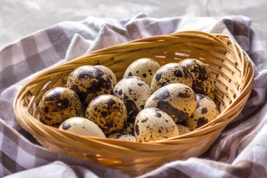 Sepette bıldırcın yumurtası