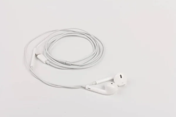 Fones Ouvido Brancos Para Ouvir Música Som Dispositivos Portáteis Leitor — Fotografia de Stock