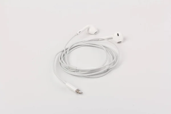 Fones Ouvido Brancos Para Ouvir Música Som Dispositivos Portáteis Leitor — Fotografia de Stock