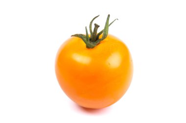 Sarı, parlak, sulu, beyaz arka planda izole edilmiş taze domatesler. Kapat.