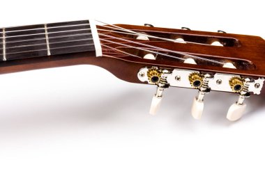 Doğal Tahta Klasik Akustik Gitar Beyaz Arkaplanda İzole Edildi