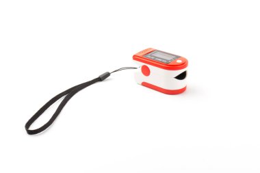 Nabız oksimetresi, nabız ve oksijen seviyelerini ölçmek için kullanılır. Sağlıklı Konsept 