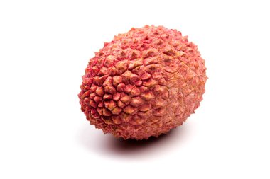 Lezzetli taze liçi beyaz arkaplanda izole edilmiş.