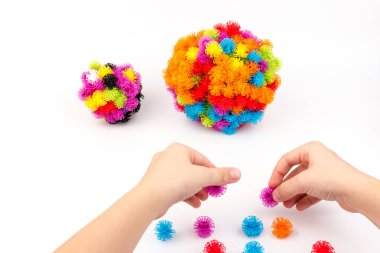 Cırt cırt elementler, arka plan için çocukların etkinliklerini düzenliyor 