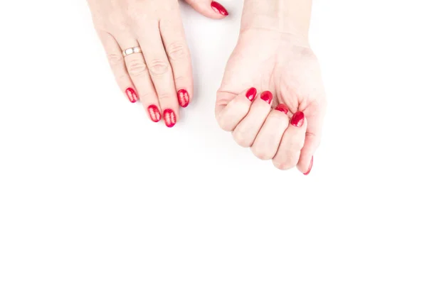 Kobieta Pokazuje Manicure Ręce Czerwonym Lakierem Paznokci Białym Tle Concept — Zdjęcie stockowe