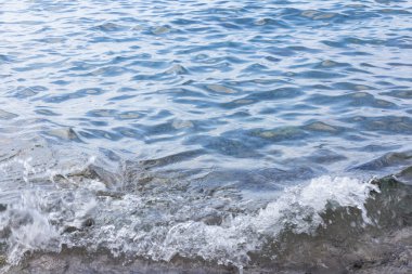 Okyanus suyunu kapat, mavi su dalgalanması dokusu