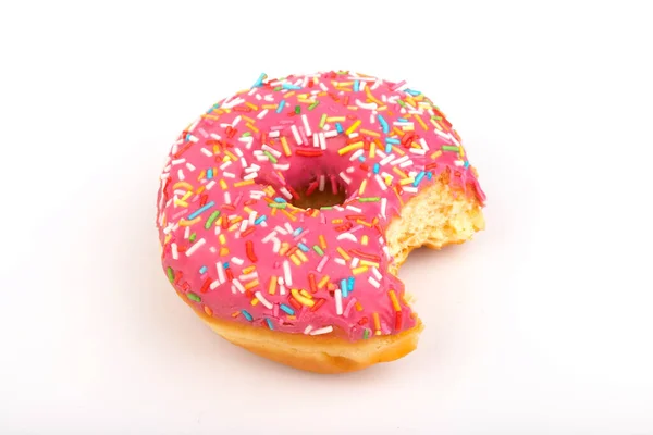 Donuts Con Glaseado Fresa Espolvoreos Multicolores Aislados Sobre Fondo Blanco — Foto de Stock