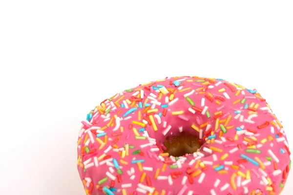 Donuts Con Glaseado Fresa Espolvoreos Multicolores Aislados Sobre Fondo Blanco — Foto de Stock