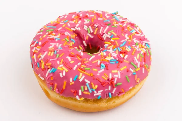 Donuts Con Glaseado Fresa Espolvoreos Multicolores Aislados Sobre Fondo Blanco — Foto de Stock