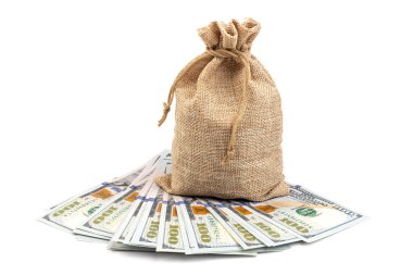 Beyaz arka planda izole edilmiş çuval içinde dolar